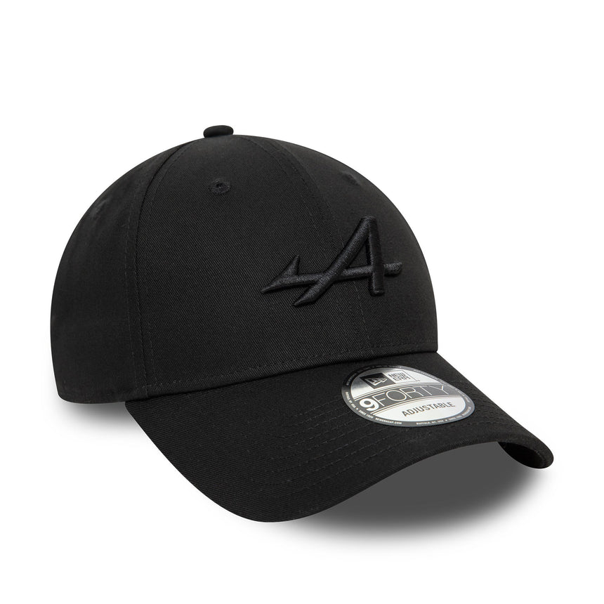 Gorra Alpine, en relieve. New Era, 9FORTY, negra