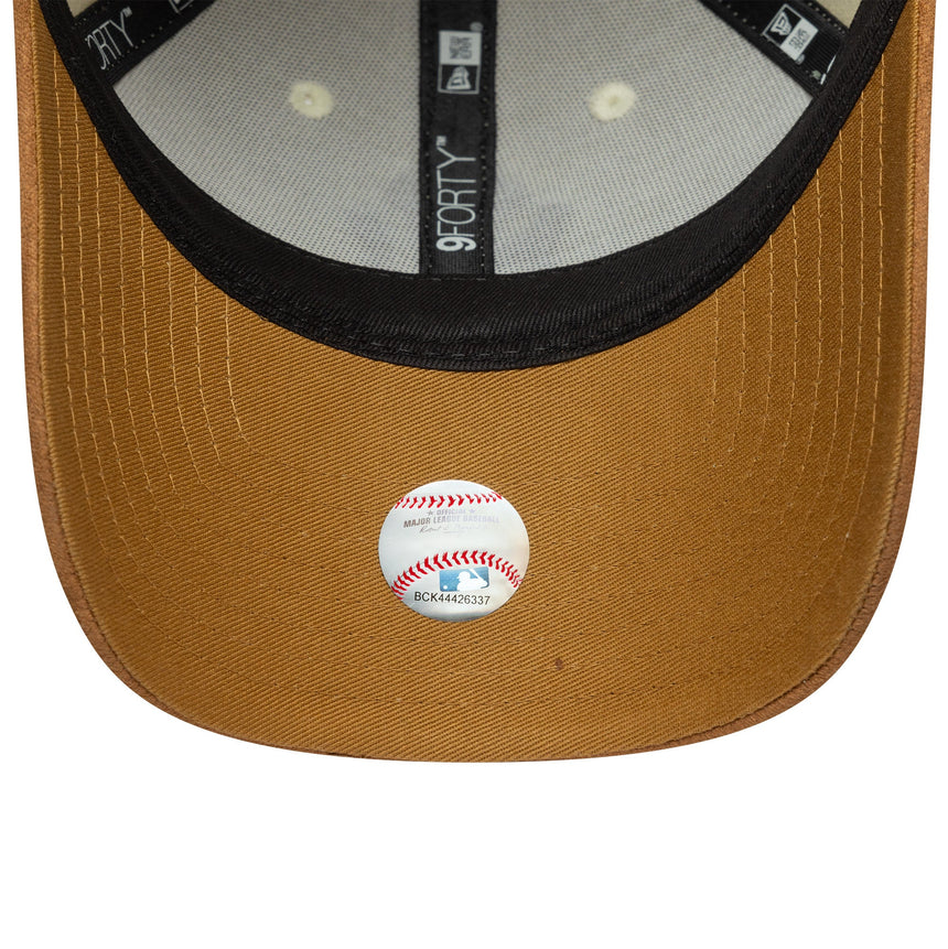 Gorra para mujer de los Yankees de Nueva York, ante sintético, 9FORTY, beige