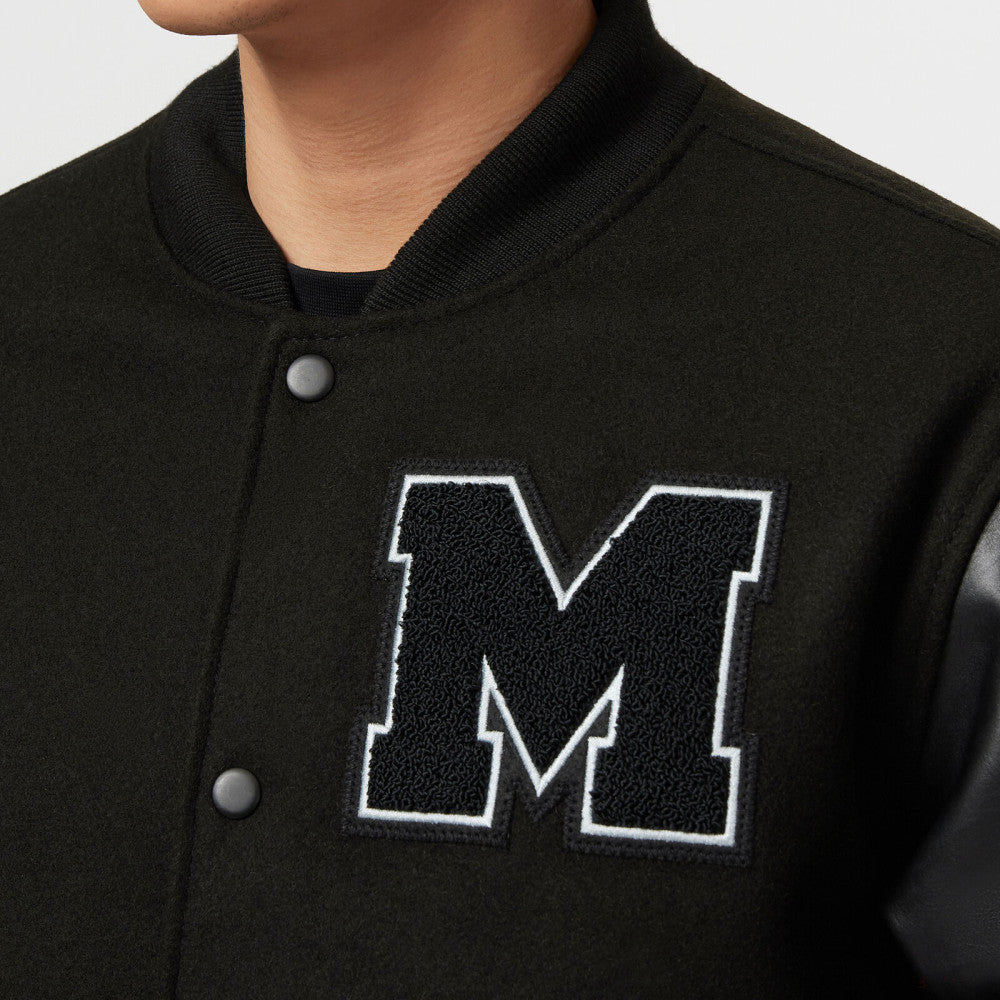 Chaqueta Varsity Mercedes, Negra - FansBRANDS®