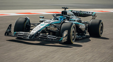 Finalmente llegó al campo el Mercedes: Video
