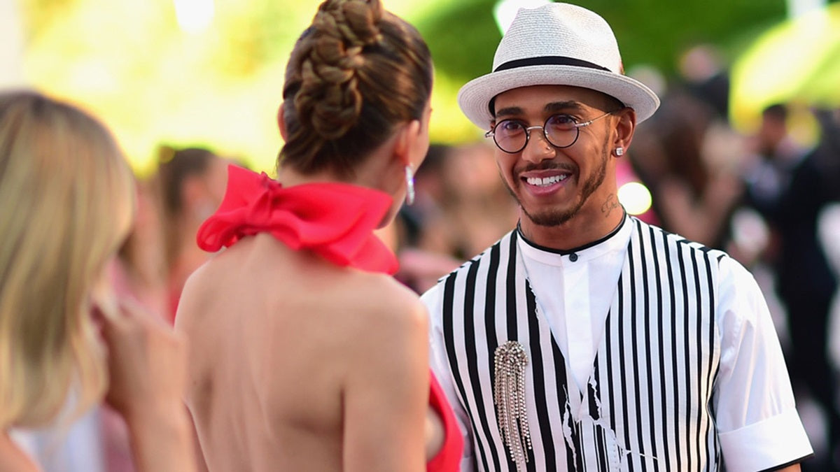 Ecclestone: "Hamilton no va a durar mucho en Ferrari..."