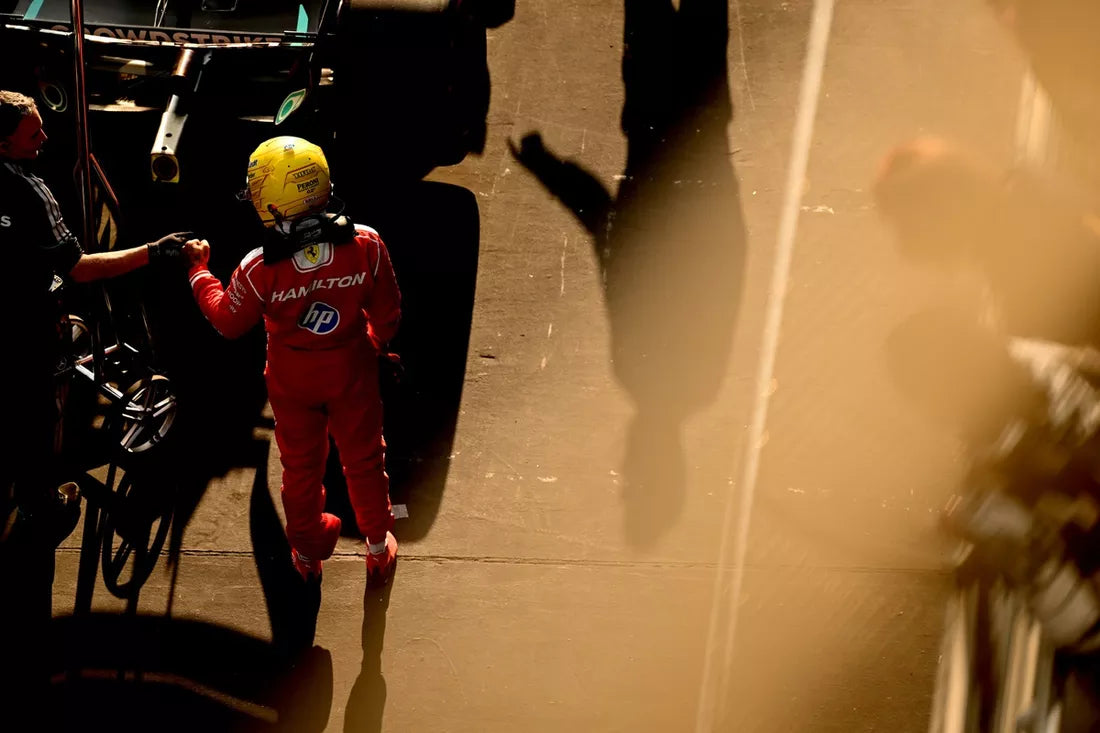 Hamilton critica el apoyo tardío de Ferrari en la lucha por el título