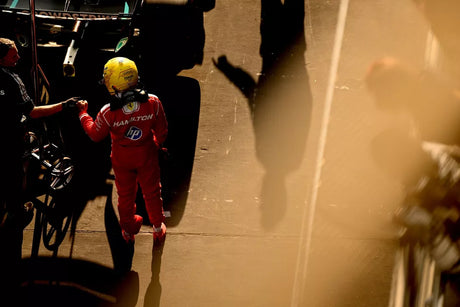 Hamilton critica el apoyo tardío de Ferrari en la lucha por el título