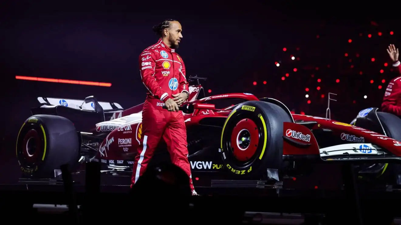 ¡Hamilton vs Verstappen! Choque por las reglas F1 2026