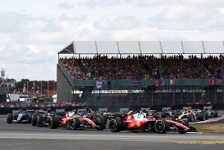 Mercedes y Ferrari lideran los primeros entrenamientos en España