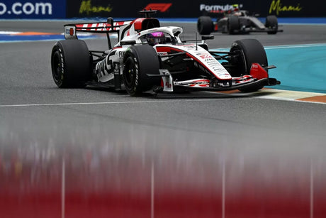 Haas sufre doble abandono por fallos técnicos