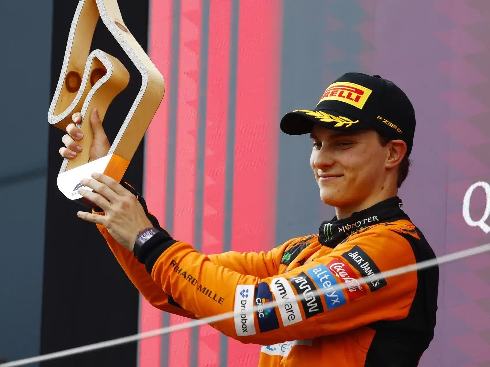 ¡Sorpresa en la F1! Piastri domina y deja atrás a Antonelli y Russell