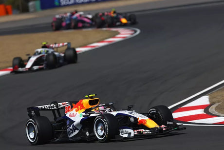 Nikola Tsolov completa su primera prueba en coche de Formula 1®