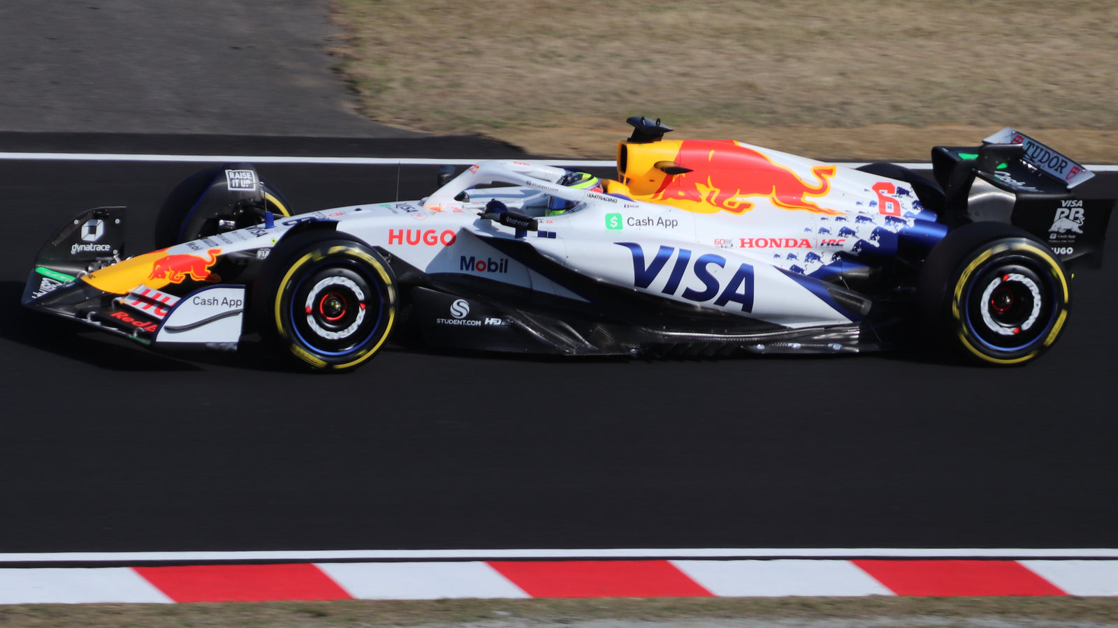 ¡Yuki Tsunoda sufre el peor arranque en la F1 en Singapur!