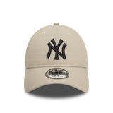 Gorra de los Yankees de Nueva York, logo negro, New Era, 9TWENTY, esencial, beige
