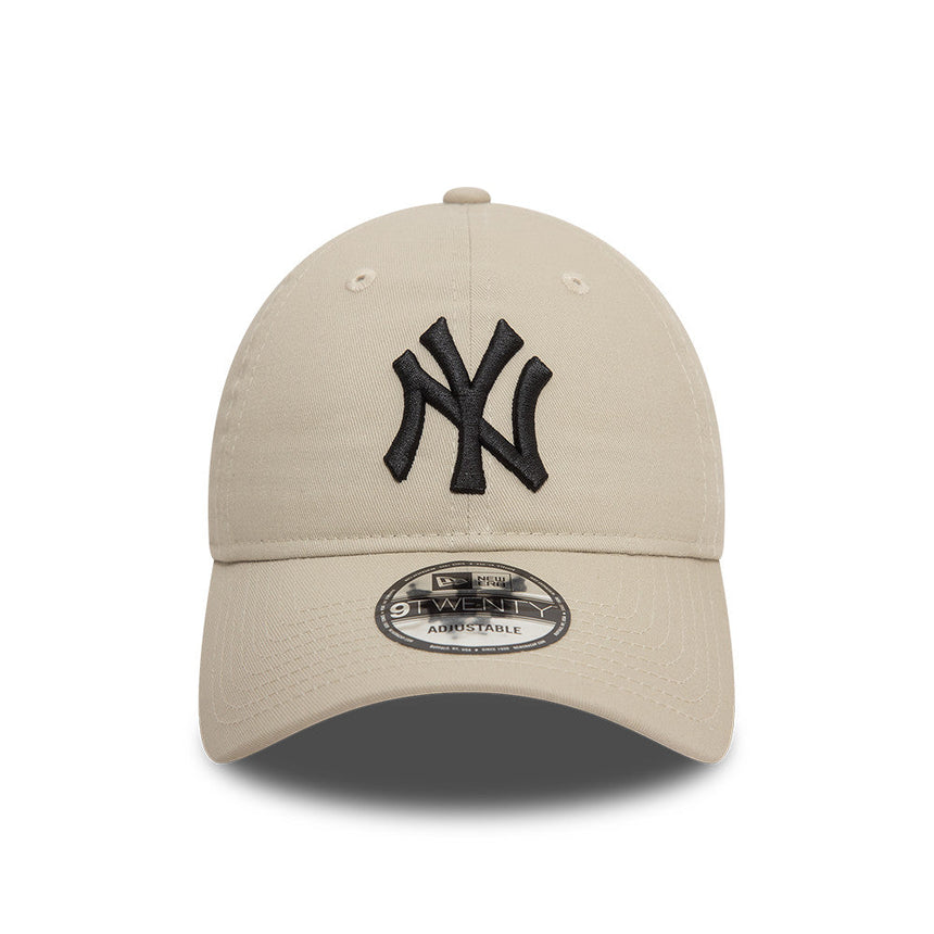 Gorra de los Yankees de Nueva York, logo negro, New Era, 9TWENTY, esencial, beige