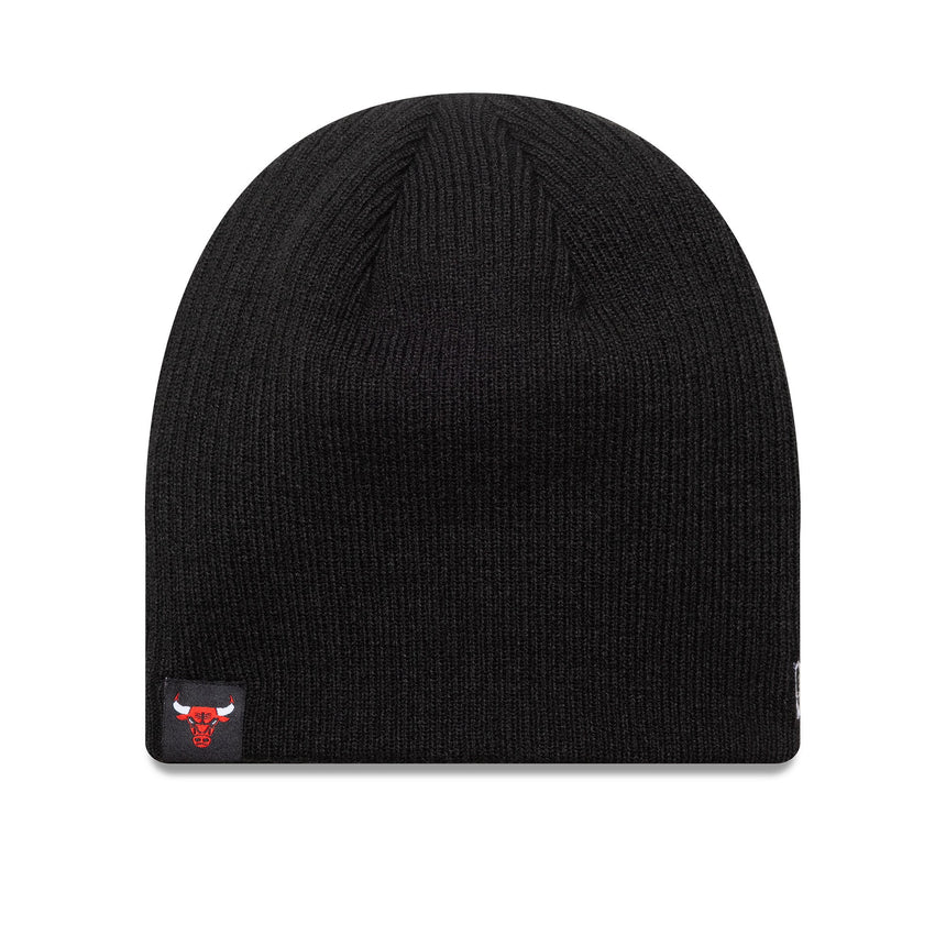Gorro tipo beanie de los Chicago Bulls, esencial, tejido con diseño calavera, New Era, negro