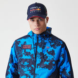 Chaqueta Red Bull Racing, Windrunner, New Era, camuflaje azul