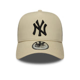 Gorra de los New York Yankees, color beige, con parche lateral, estilo A-frame, New Era, 9FORTY.
