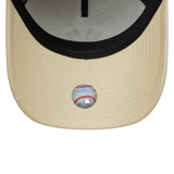 Gorra de los New York Yankees, color beige, con parche lateral, estilo A-frame, New Era, 9FORTY.