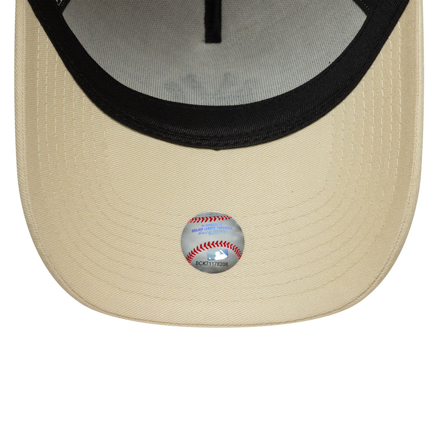 Gorra de los New York Yankees, color beige, con parche lateral, estilo A-frame, New Era, 9FORTY.