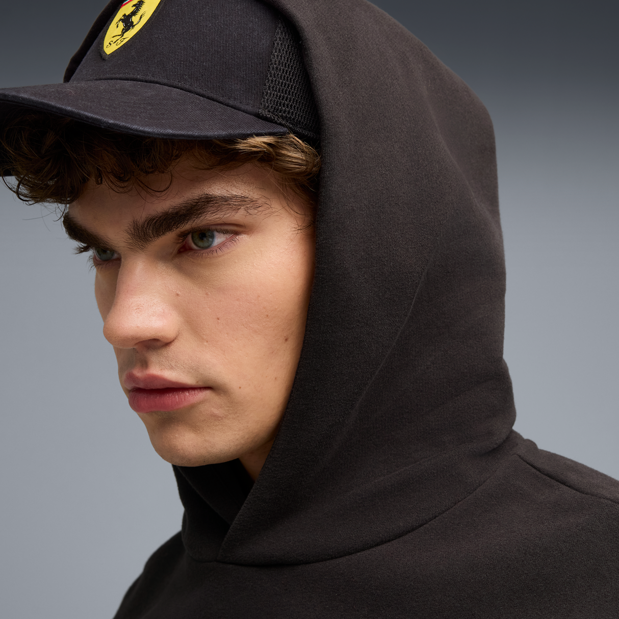 Sudadera con capucha de Ferrari, Puma, ropa deportiva, logo de escudo, negro 🔥
